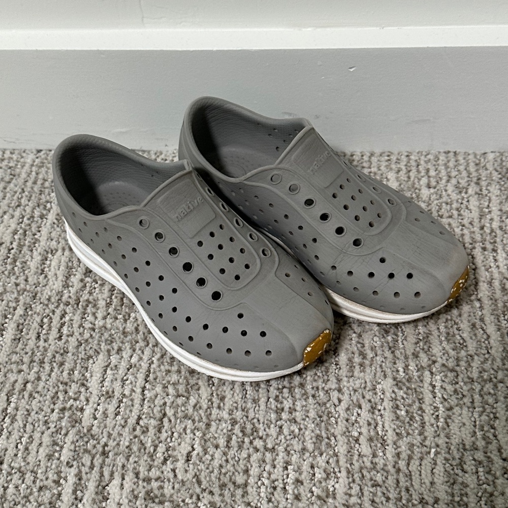 Native Robbie Shoes, kids size 12